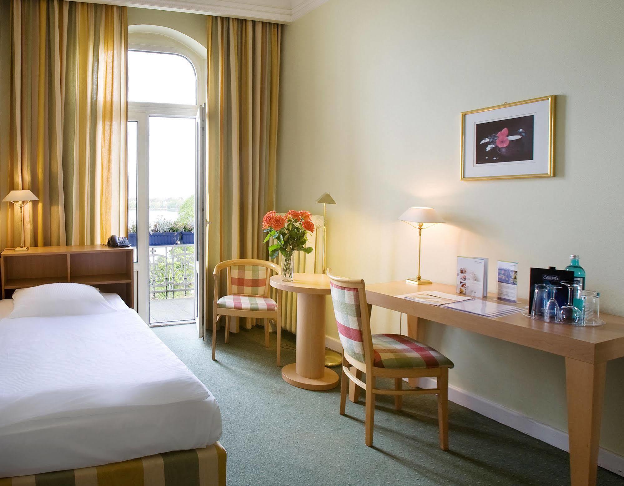 Relexa Hotel Bellevue An Der Alster Hamburg Kültér fotó